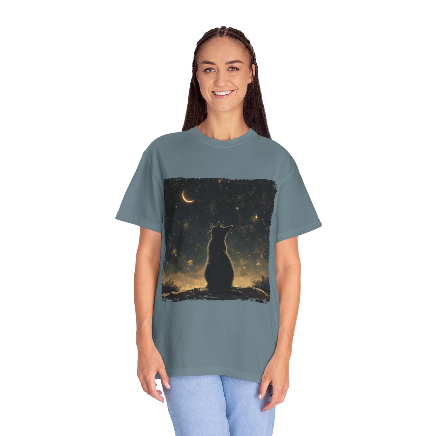 Cat under the starlit sky T-shirt