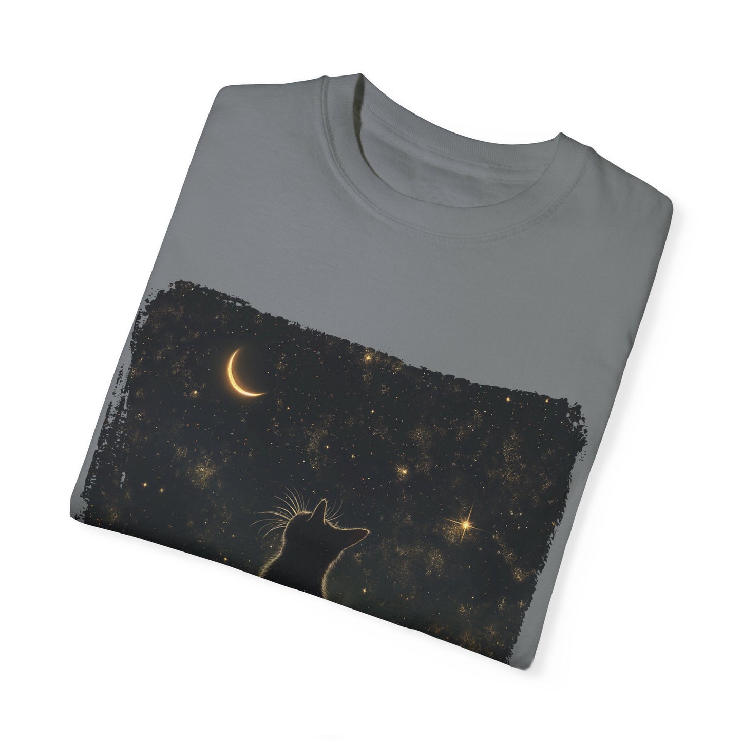 Cat under the starlit sky T-shirt