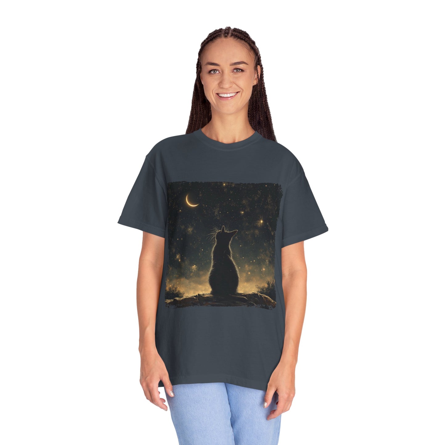 Cat under the starlit sky T-shirt