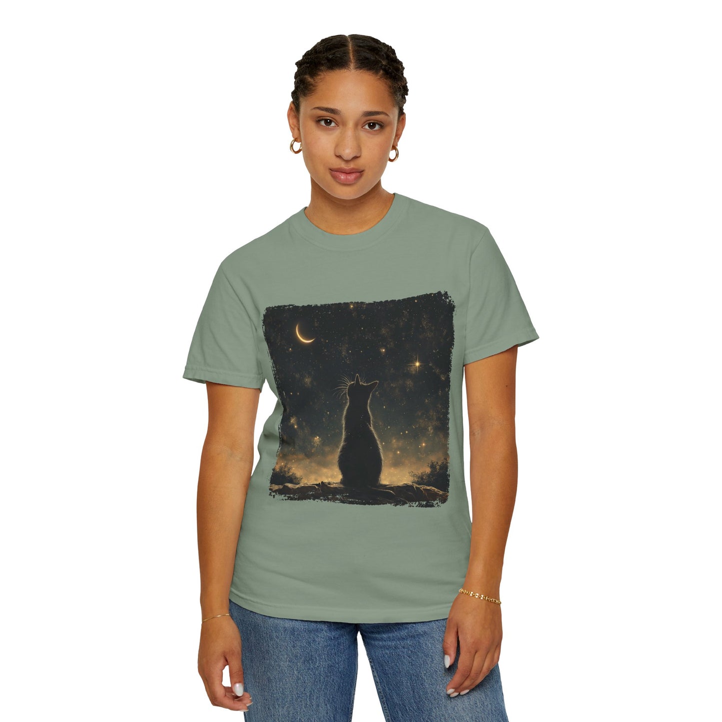 Cat under the starlit sky T-shirt